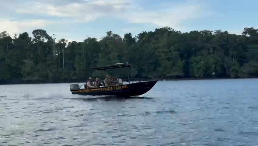 Cooperação entre forças de segurança na fronteira Brasil-Guiana Francesa resulta em operações conjuntas de fiscalização.