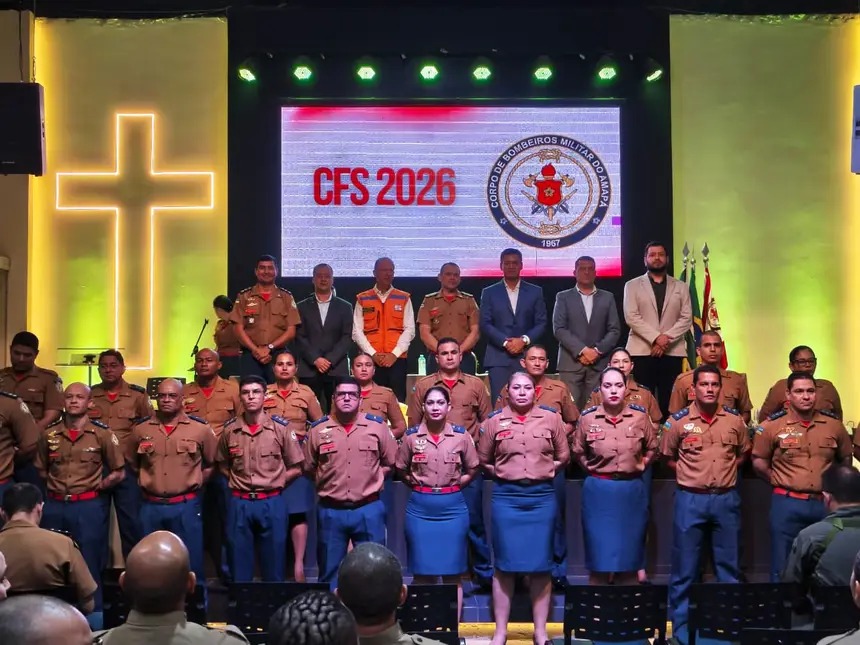 Teles Júnior marca presença na abertura do Curso de Formação de Sargentos dos Bombeiros.