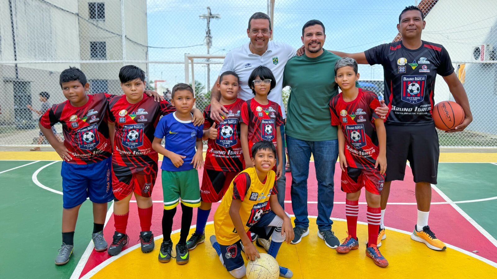 Prefeitura de Macapá revitaliza quadras esportivas no bairro Macapaba e entrega à comunidade
